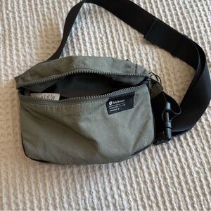 Lululemon Fanny Pack Cross Body Bag Green